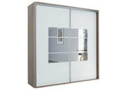 Modna szafa z drzwiami przesuwnymi i półkami