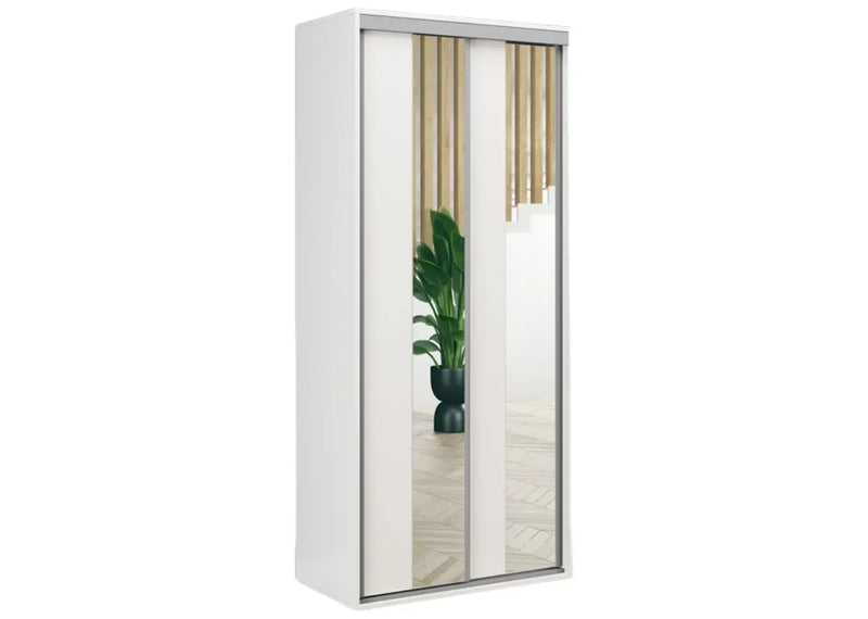 Szafa z drzwiami przesuwnymi do małej sypialni