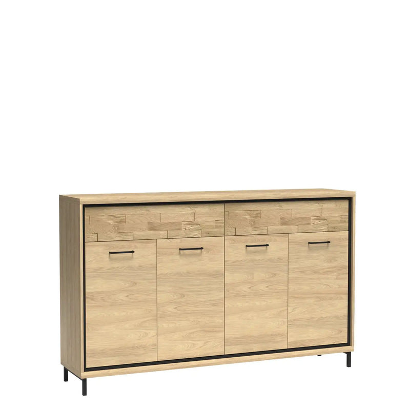 Komoda na czarnych nogach