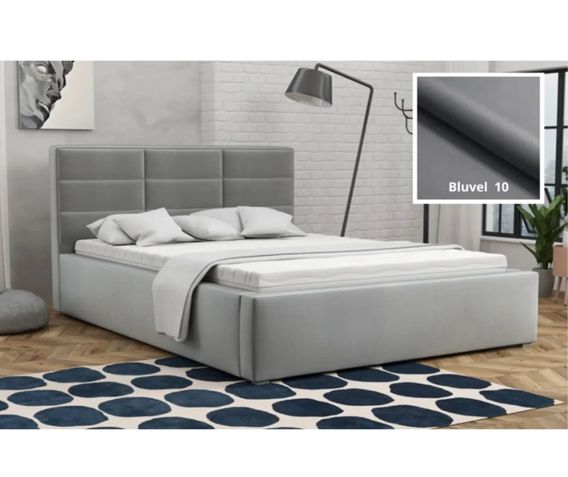 Jasno szare łózko z panelami i pojemnikiem