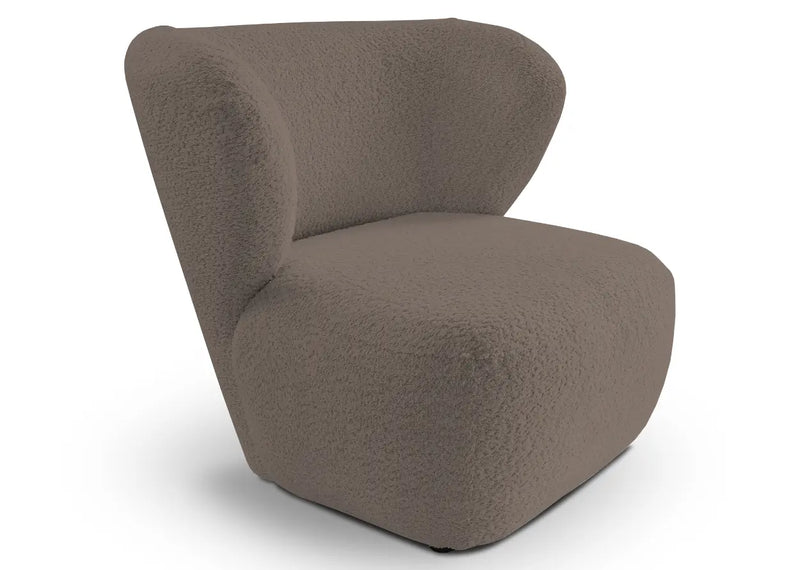 Brązowy fotel w tkanie bucle