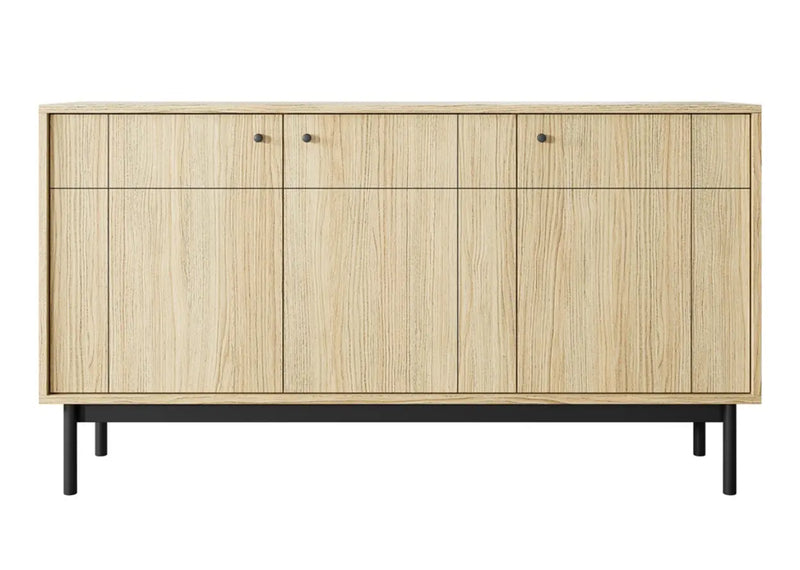 Komoda w modnym naturalnym kolorze drewna