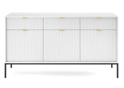 Duża komoda ze złotymi uchwytami i czarnymi nogami