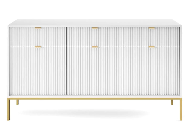 Duża komoda z ryflowanym frontem na złotych nóżkach