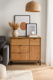 Komoda Fonti w jasnym salonie