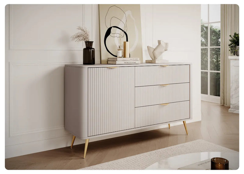 Komoda Lisse Typ D – nowoczesna forma z ryflowaniem i półką za drzwiami