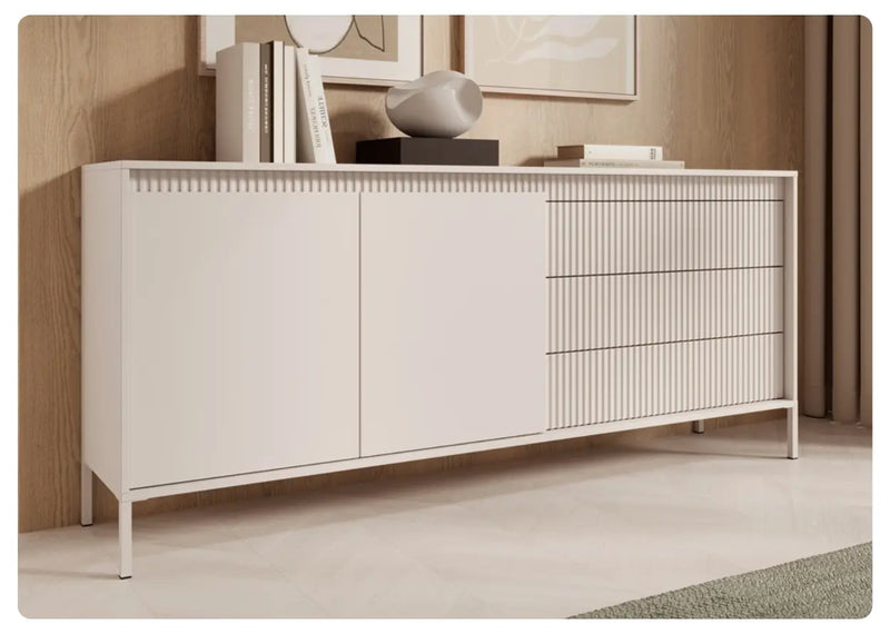 Piękna kaszmirowa komoda