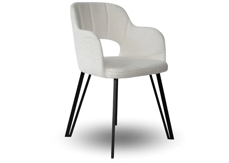 Krzesło na metalowych nogach 