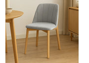 Szare krzesło Latte w salonie