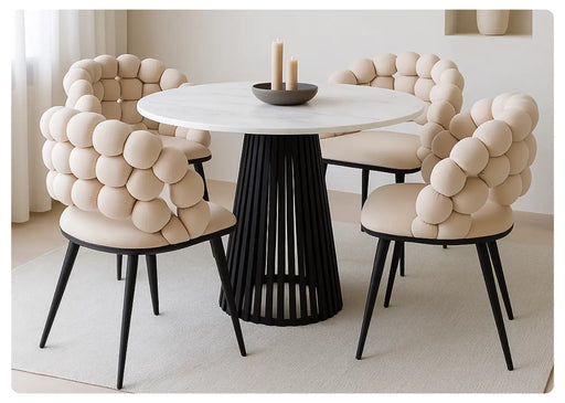 Krzesło Ovalo ze stołem Viero w salonie