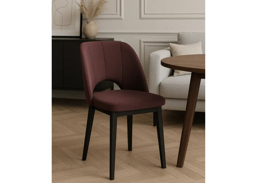 Krzesło Velaro z czarną nogą w salonie