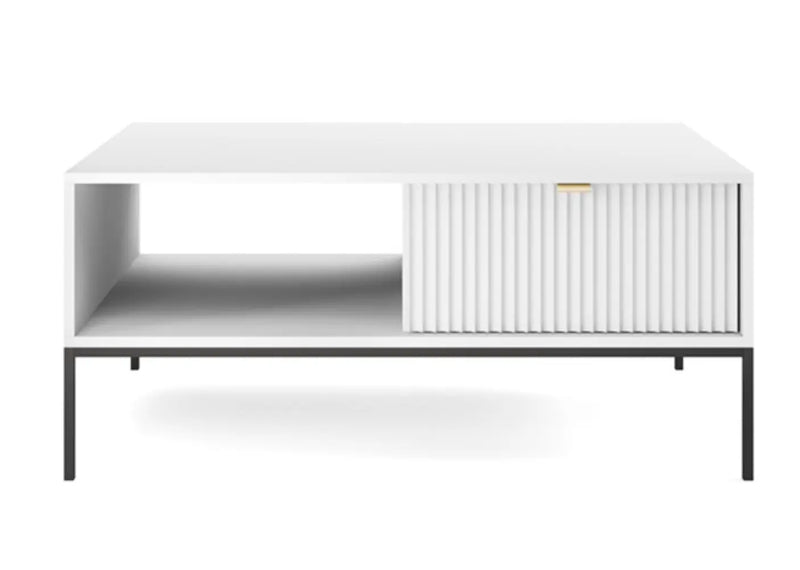 Biały stolik kawowy z ryflowanymi szufladami