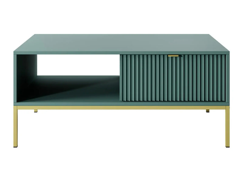 Zielony stolik kawowy na złotych nóżkach i ryflowanymi szufladami