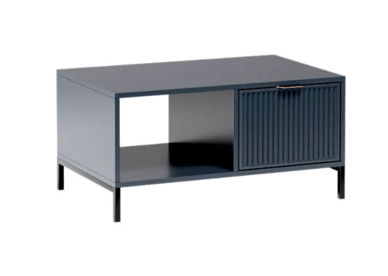 Ława do salonu w kolorze głębokiego granatu na metalowych nogach