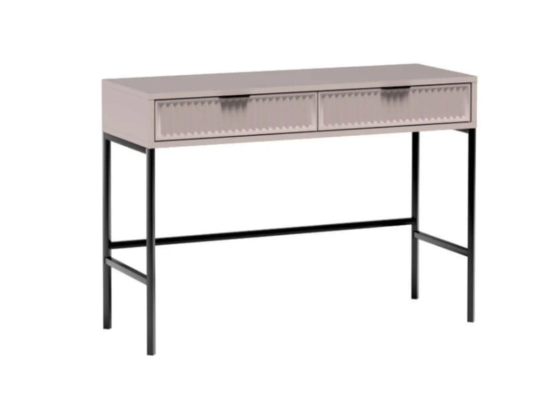 Kaszmirowa toaletka z czarnymi dodatkami