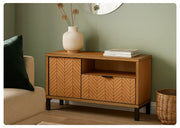 Mała szafka RTV w salonie