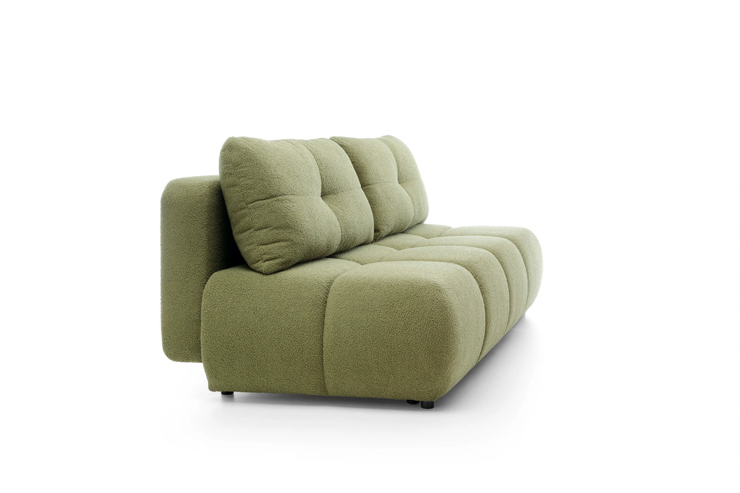 Oliwkowa sofa na białym tle