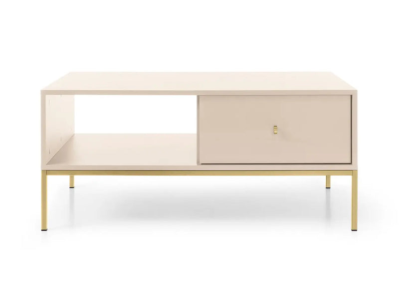 Beżowa ława do salonu ze złotymi akcentami