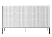 Komoda ryflowana na czarnych nogach. Heydoo.pl