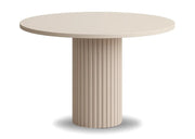 Kaszmirowy stół Nesta