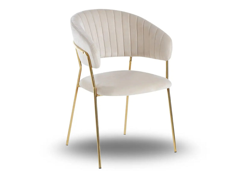 Beżowe krzesło na złotym stelażu