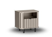 Szafka nocna NOVADO 7 – wąski, mały i prosty stolik nocny z boku