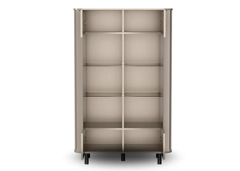 Witryna NOVADO 9 – szeroka i nowoczesna witryna do salonu z półkami