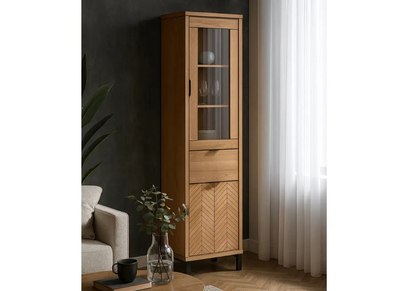 Wąska witryna Fonti w salonie