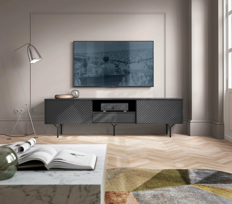 Rhea RTV C.RTV180 - Szafka RTV w nowoczesnym salonie z telewizorem