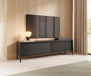 Duża szafka rtv w kolorze czarnym w modnym beżowym salonie
