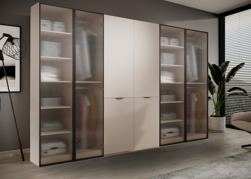 Nowoczesne szafy do sypialni w aranżacji – lekkość beżowych odcieni!