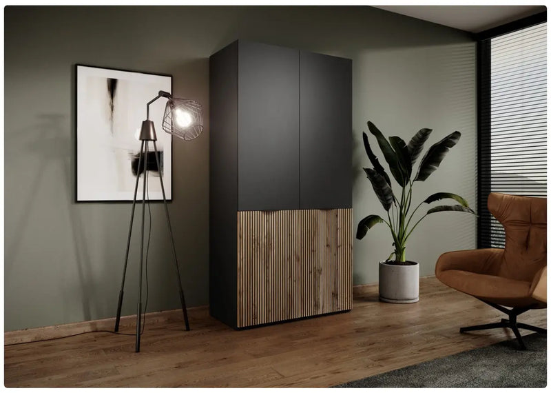 Szafa z półkami Simplicity Sento w sypialni – elegancja i funkcjonalność