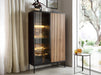 Witryna ryflowana w naturalnych kolorach drewna Solar D.CD104 w salonie 