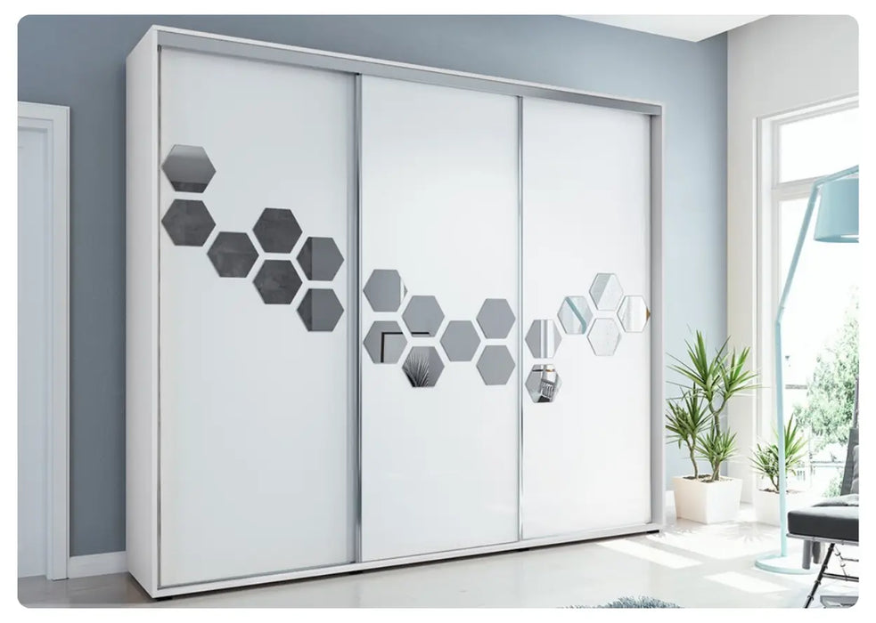 Duża szafa z drzwiami przesuwnymi A23