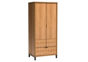 Szafa z szufladą w klasycznym kolorze.