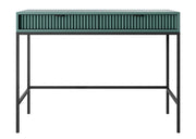 Toaletka z eleganckimi czarnymi dodatkami
