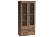 Duża witryna w stylu angielskim w modnym kolorze