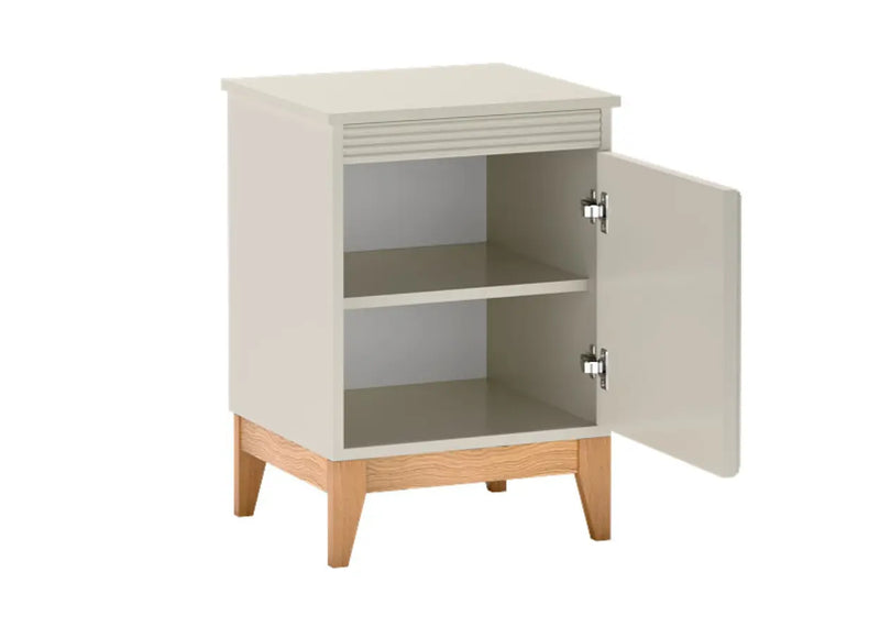 Szafka nocna Windsor 11 kaszmir z otwartymi drzwiami. Heydoo.pl