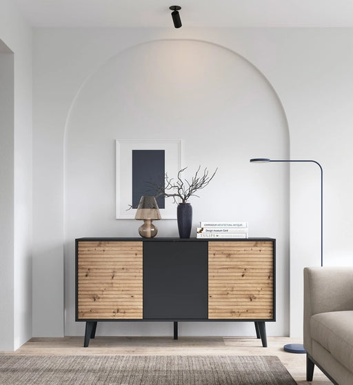 Elegancki salon z komodą Wild K.AC154 w kolorze dąb artisan i czarnym
