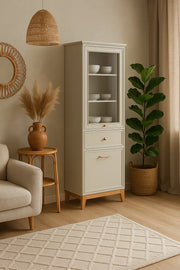 Witryna Windsor 06 kaszmir 55×40,5×193 cm w aranżacji. Heydoo.pl