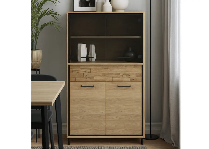 Modna witryna w salonie Mediolan M5