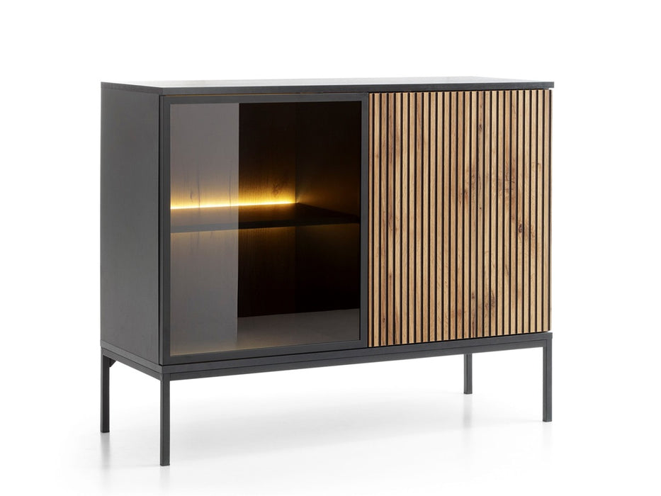 "Komoda Solar MW.DC104 w perspektywie z boku, podkreślająca elegancki design i stalowe nóżki