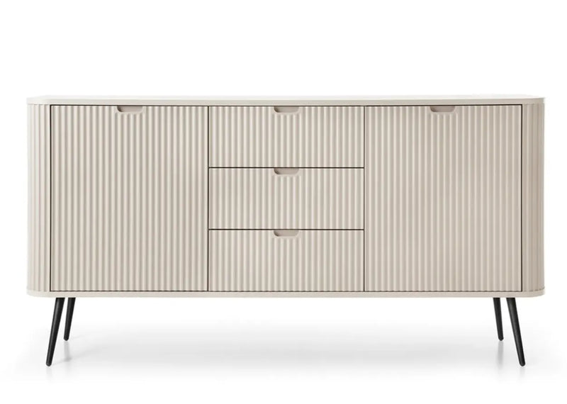 Nowoczesna komoda z ryflowanym frontem, na czarnych nóżkach!