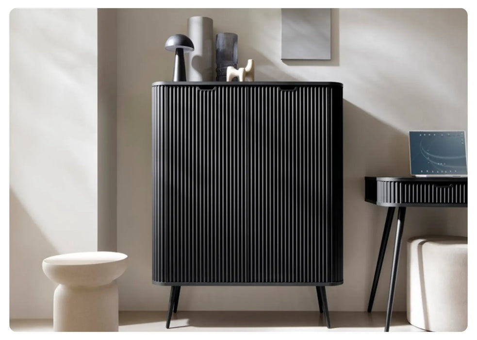 Czarna wysoka komoda Zova