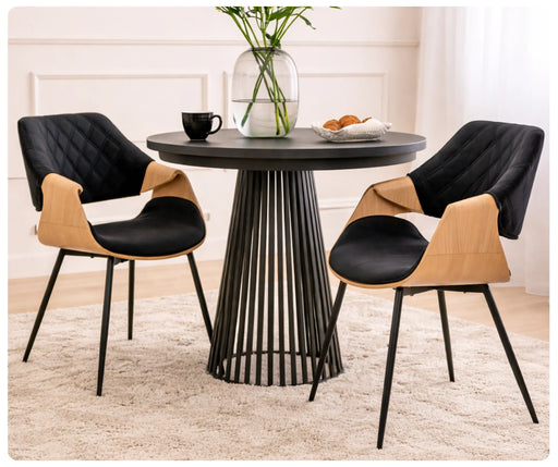 Krzesło Diuna dąb złoty tapicerowane przy okrągłym stole w nowoczesnej jadalni