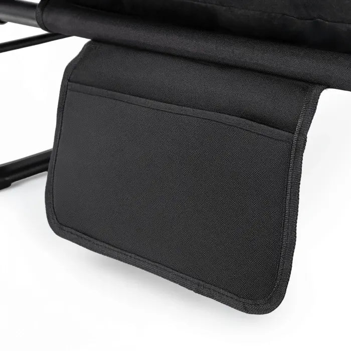 Czarny leżak ogrodowy Sundey z boczną kieszenią