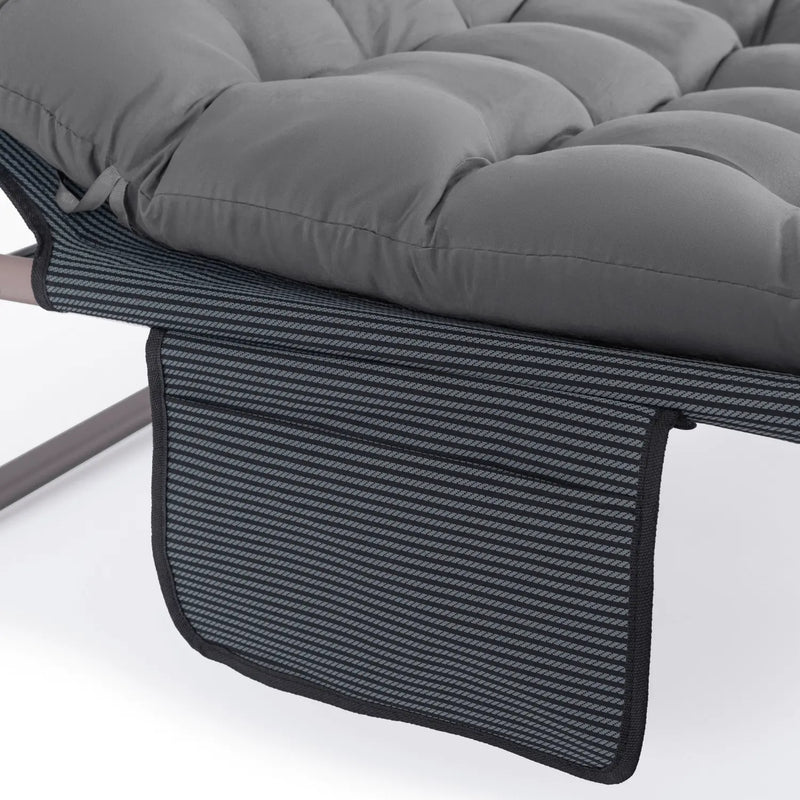 Praktyczna kieszeń w leżaku ogrodowym Sundey na drobiazgi