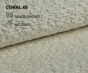 Tkanina bouclé Coral 65 w kremowym kolorze o strukturze soft touch premium