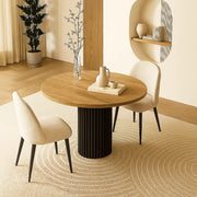 Salon w stylu boho ze stołem nesta na czarnej nodze